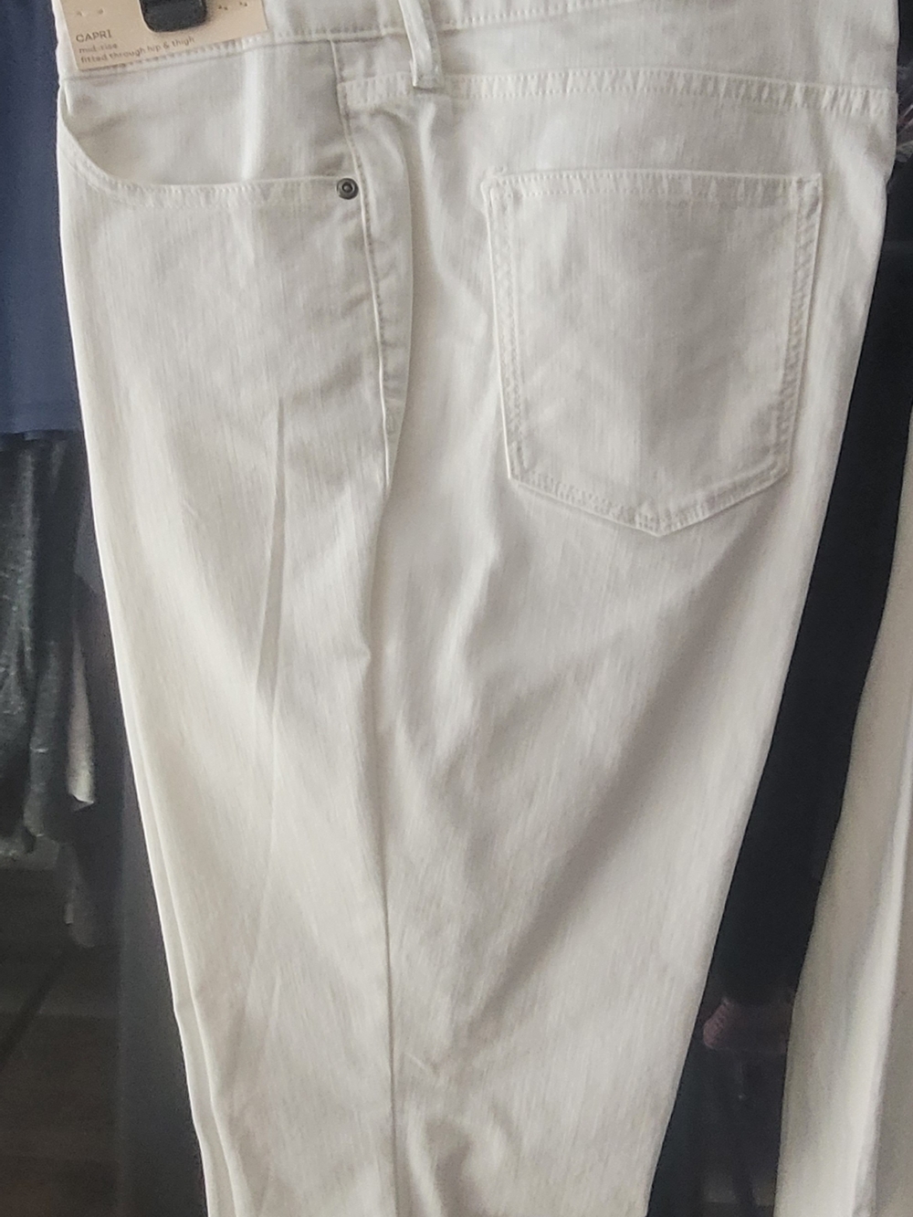 St. John's Bay White Cropped Ankle Jeans